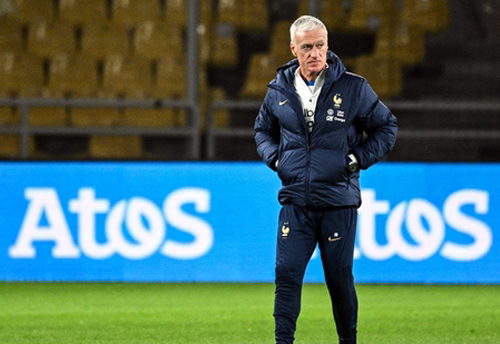 เดสชองส์ ไม่สนคนวิจารณ์ ตราไก่ เล่นน่าเบื่อ