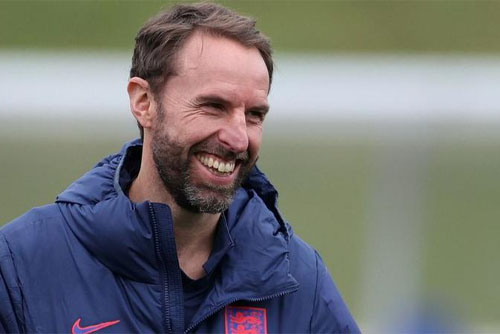 เอฟเอ หวัง เซาธ์เกต นั่งกุนซือ สิงโตคำราม ต่อ